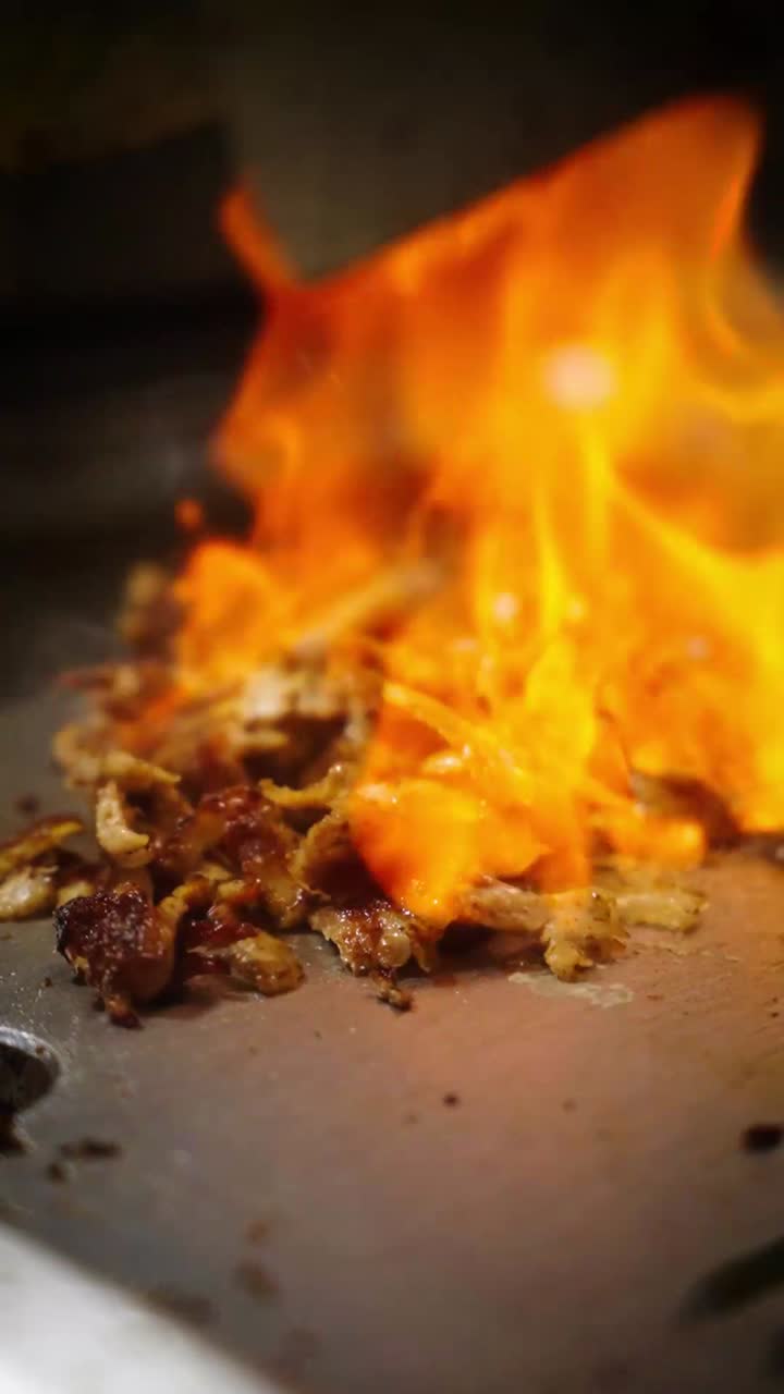 Cuisson à la flamme sur une plancha